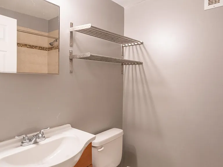 1247 Meigs Pl NE #1 — Photo 9