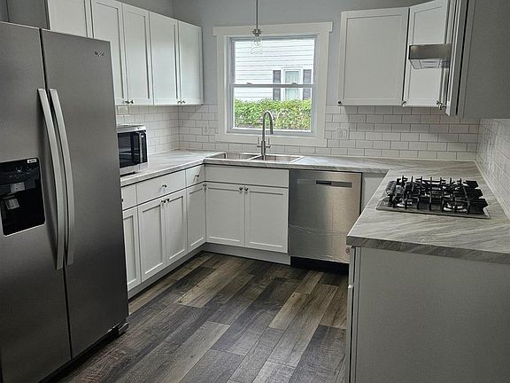 4th image of 2603 Tremper Ave