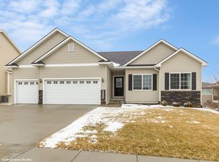 16039 Northpark Dr, Urbandale, IA 50323
