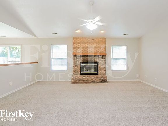 3rd image of 8020 Douglas Fir Ct