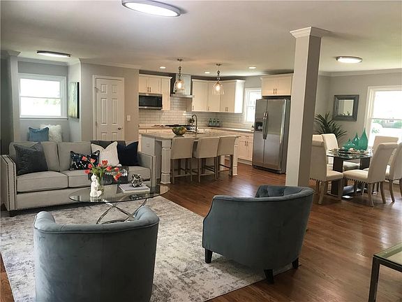 5th image of 1059 Canterbury Dr SE