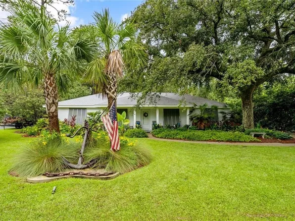 131 Annadale St, Dauphin Island, AL 36528