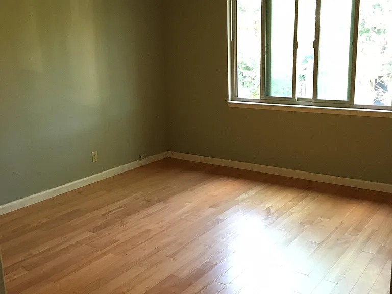 660 Roble Ave #4 — Photo 4