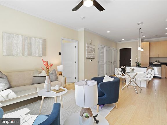 5th image of 444 W Broad St Unit 201