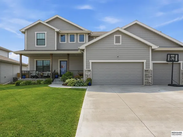 19821 Briar St, Gretna, NE 68028