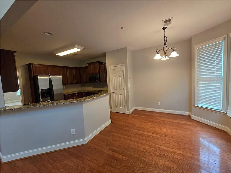 624 Maple Grove Way — Photo 10