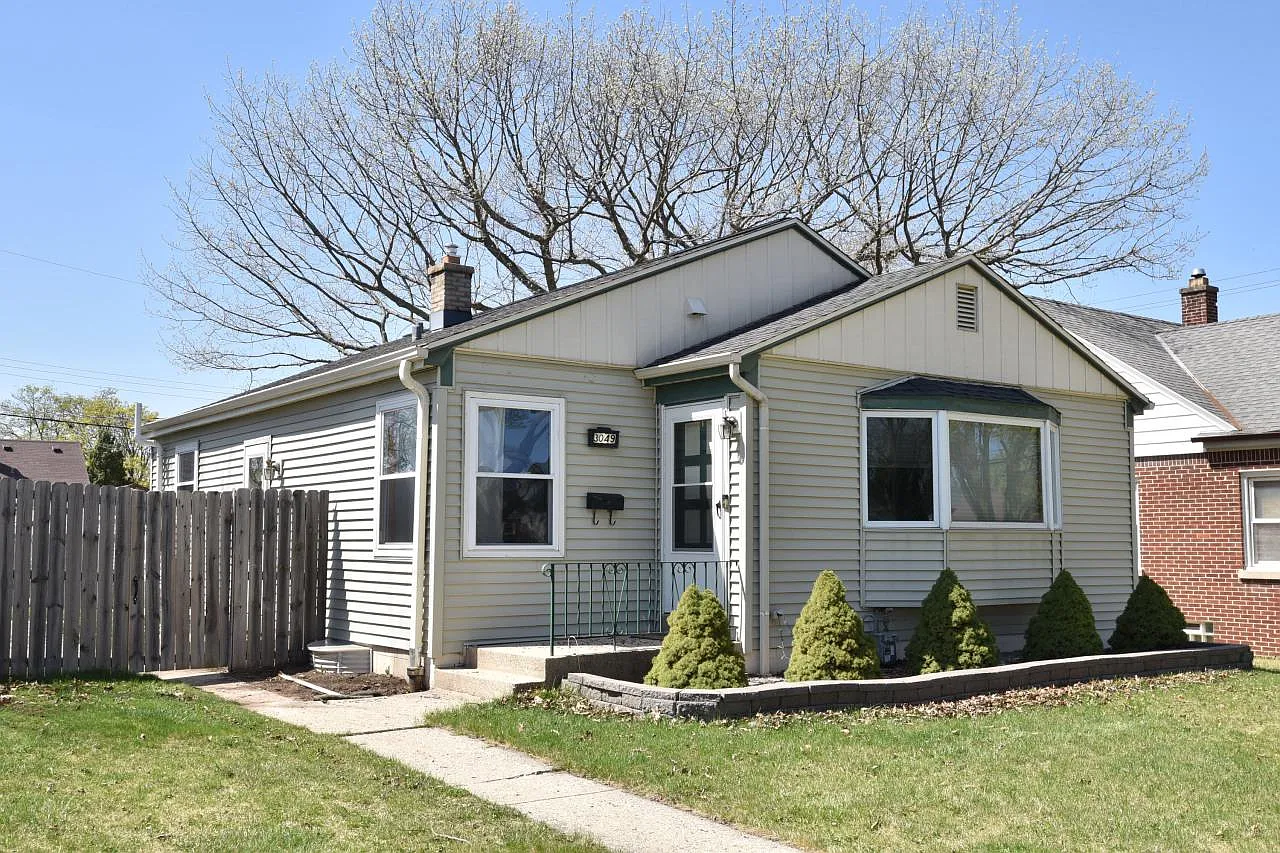 3049 North 83rd STREET photo 1