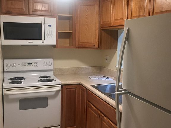 2nd image of 7146 Waterside Dr