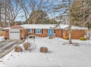 1511 Redwood Rd, Kingsville, ON N9Y2V4