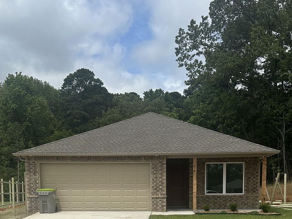 1st image of 834 Gussy Ln