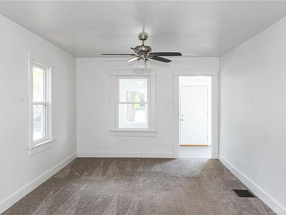 5th image of 4251 Farnham Ave