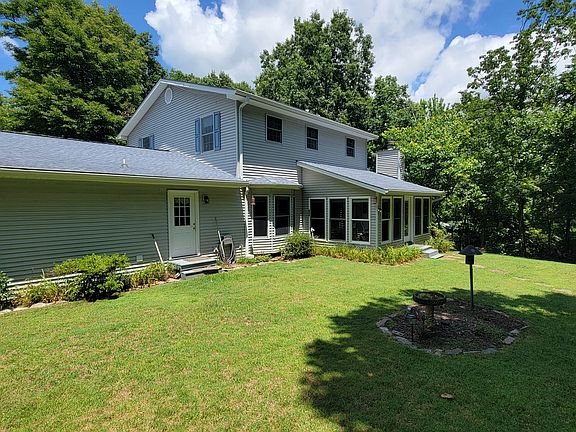 3rd image of 425 Panther Gap Rd