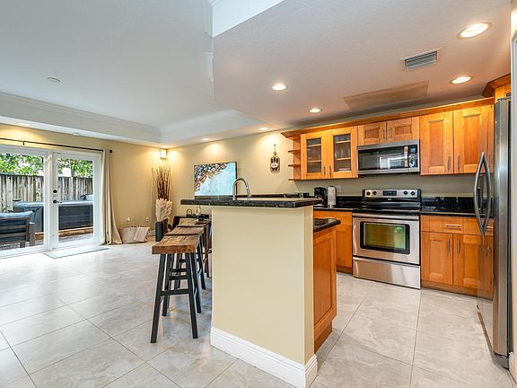 4th image of 1721 SW 23rd Street #1721