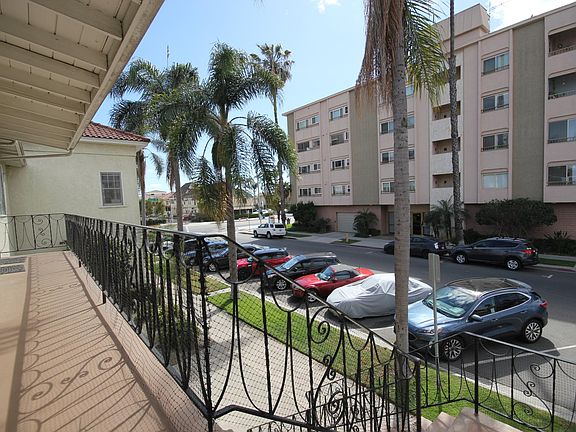 5th image of 18 Gaviota Ave #18