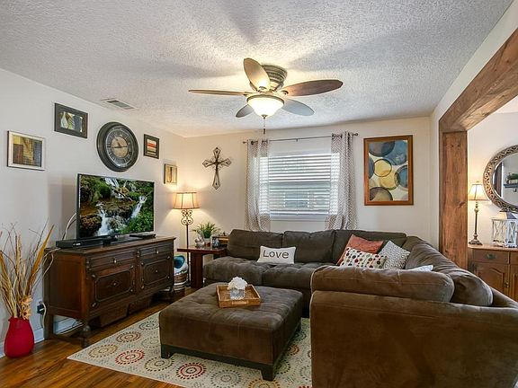 5th image of 13403 Galway Ave
