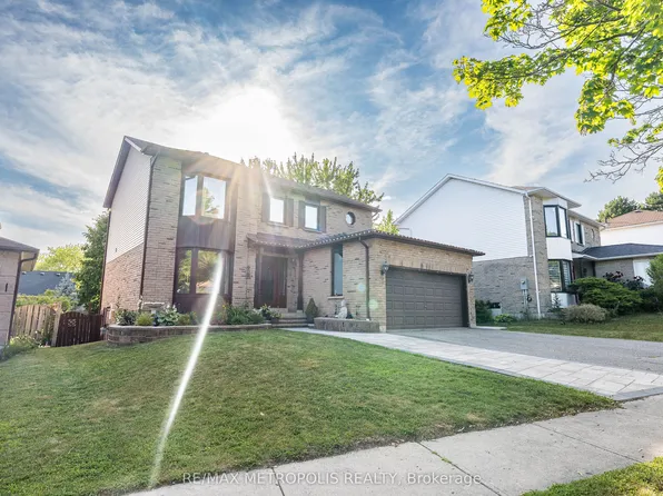 22 Mayflower St, Whitby, ON L1N 8A9