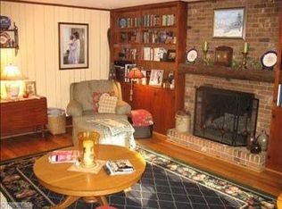 305 Buttercup Dr, Jamestown, NC 27282
