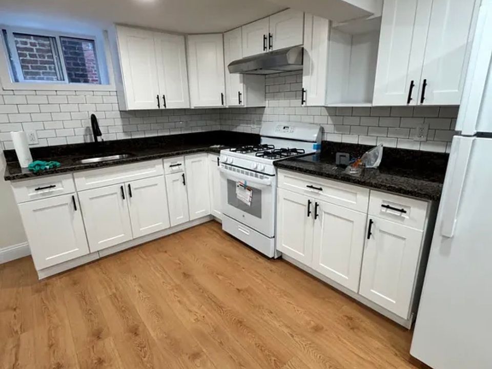 1st image of 2415 Throop Ave #0