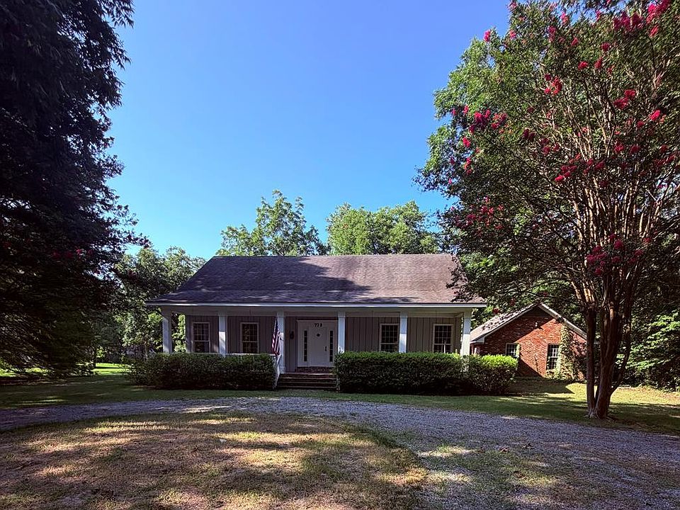1st image of 779 Tampa Dr