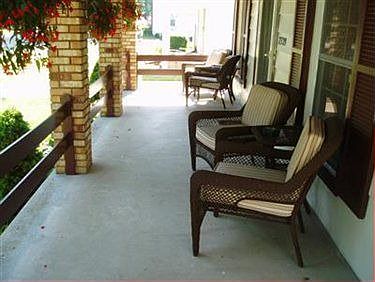2nd image of 2739 Cleveland Blvd
