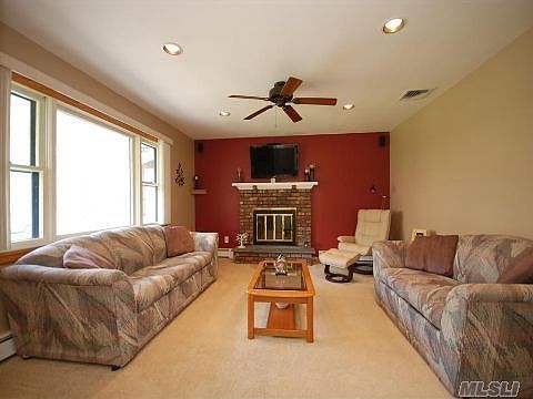 3rd image of 84 Stephen Dr