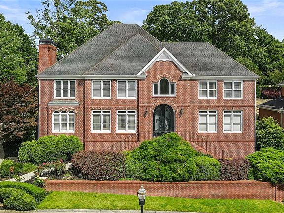 2nd image of 2306 Garden Park Dr SE