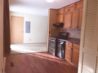 6281 Oxford Ct, Bedford Heights, OH 44146