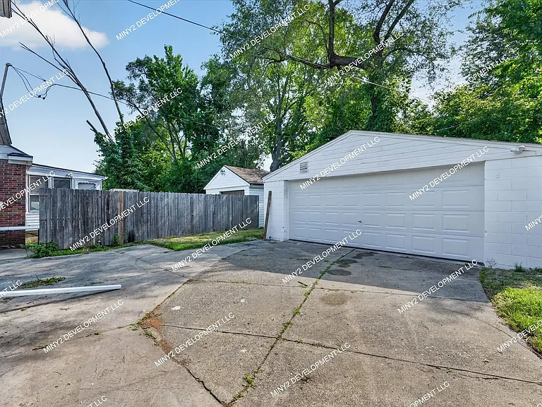 16836 Rutherford St — Photo 33