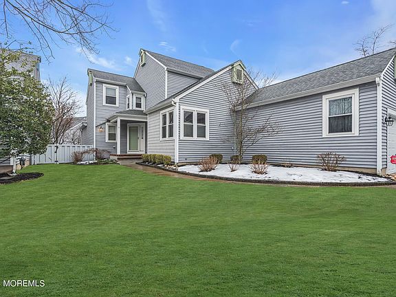 3rd image of 31 Turnberry Circle #103