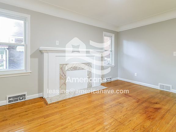 1495975_003_living_room_13983225.jpg