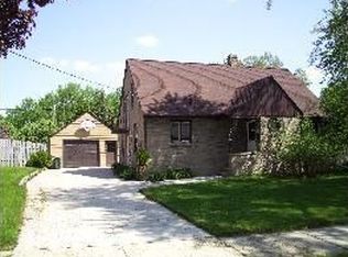 1520 E Henry St, Appleton, WI 54915