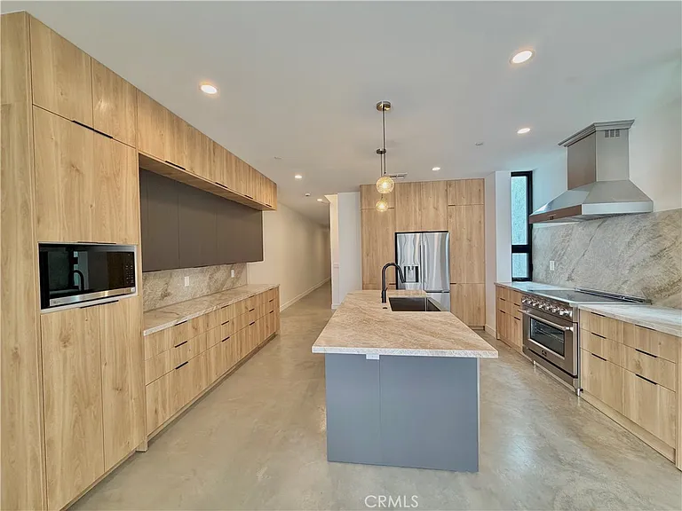 249 Seal Beach Blvd — Photo 4