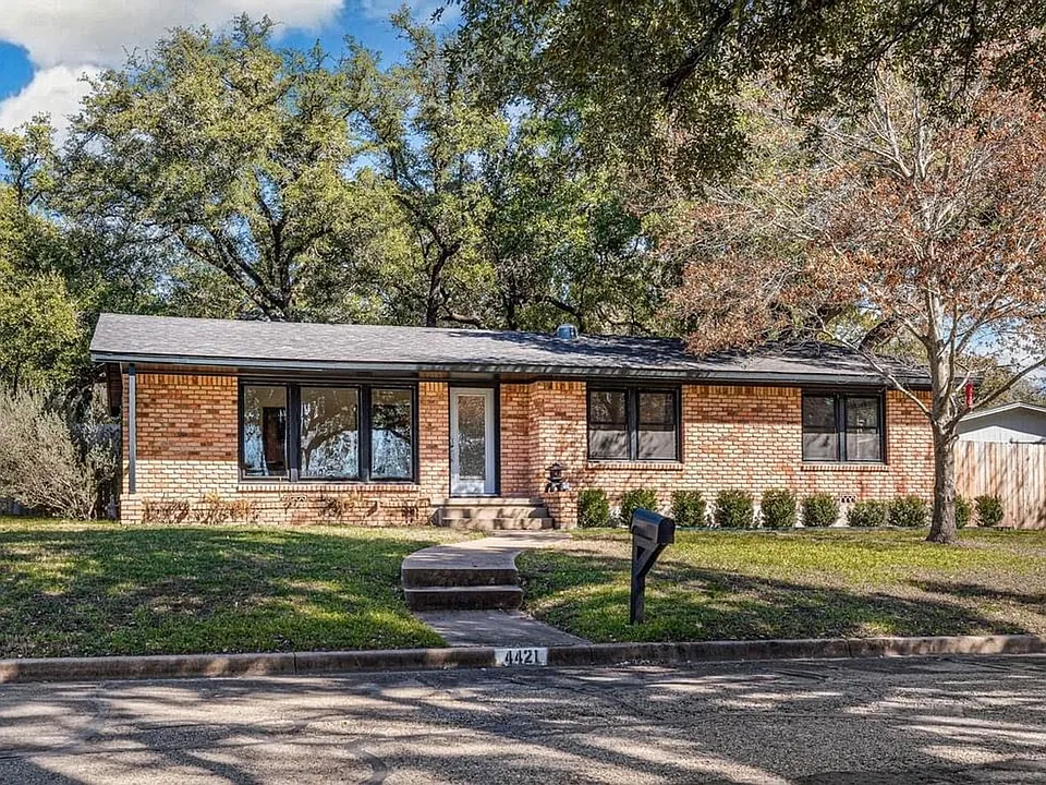 4421 Cedar Mountain Dr