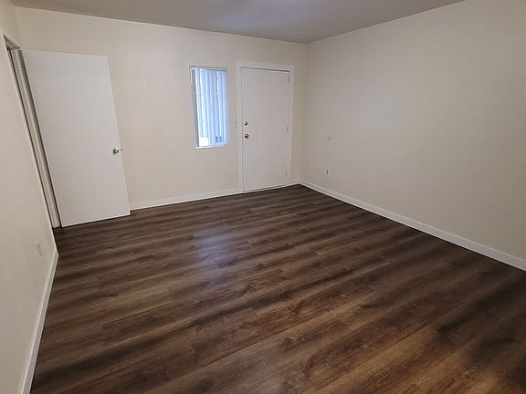 5th image of 1224 W 107th St #5