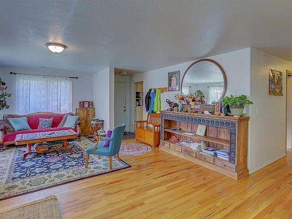4th image of 1274 Orchid St
