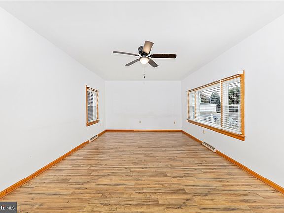 4th image of 245 Martin Ave