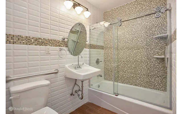 Rented by Douglas Elliman | media 16