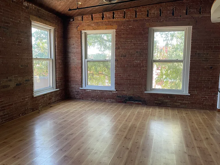 29 W New York St #3 — Photo 8