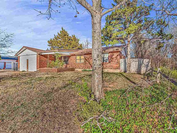 3rd image of 2217 NW 40th St