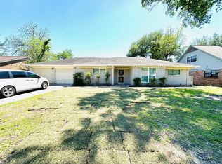 1011 Twinbrooke Dr, Houston, TX 77088