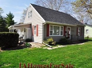 245 25th Ave SW, Cedar Rapids, IA 52404