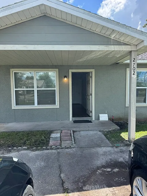 2 bed, 832 sqft, $1,300 — Photo 1