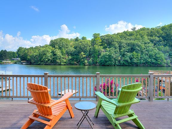 5th image of 3998 Bonnie Banks Ln