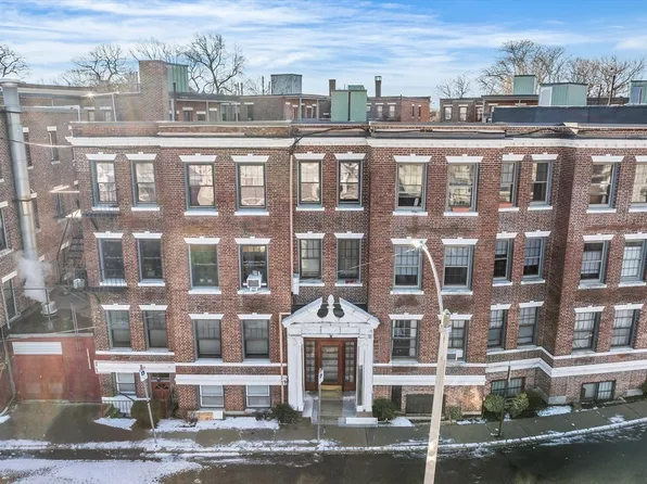 100 Lanark Rd APT 8, Brighton, MA 02135