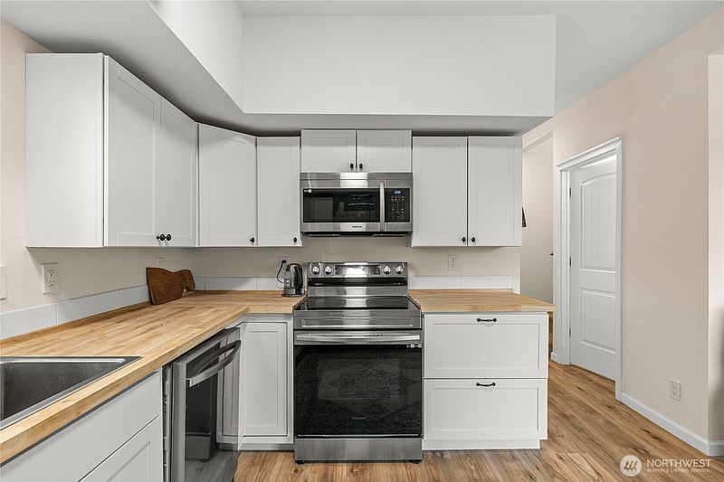 5th image of 618 Randall Street