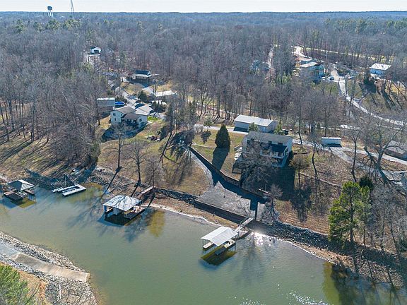4th image of 302 Williams Ln