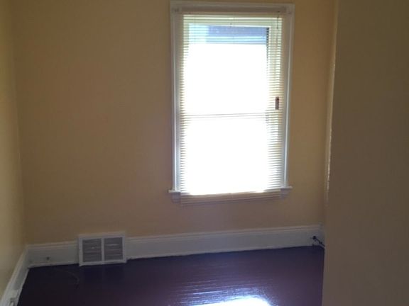 5th image of 9007 Yale Ave #2
