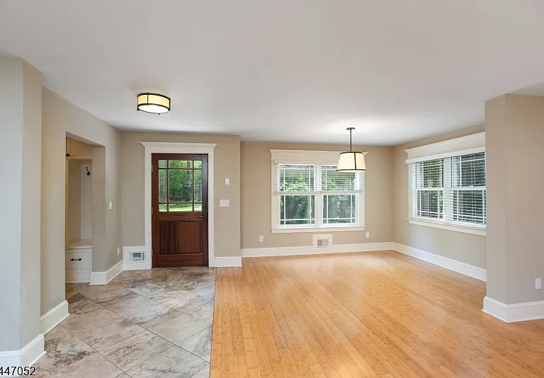 30 Gates Ave — Photo 27