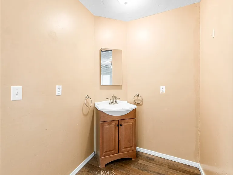 1231 E Mayfair Ave — Photo 34