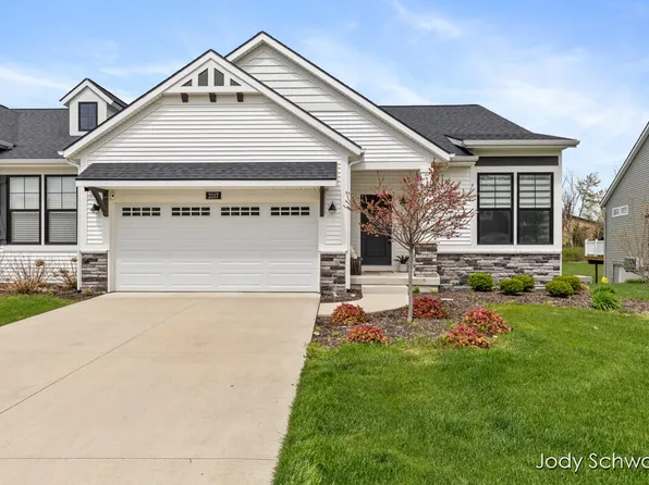 2117 Flowering Dr, Hudsonville, MI 49426